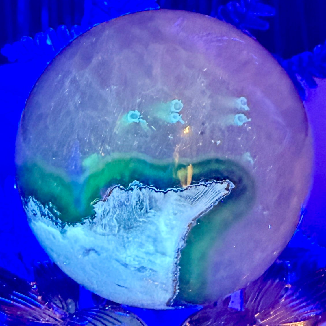 Volcanic Agate Quartz Sphere UV Reactive Crystal Ball 288g 59mm