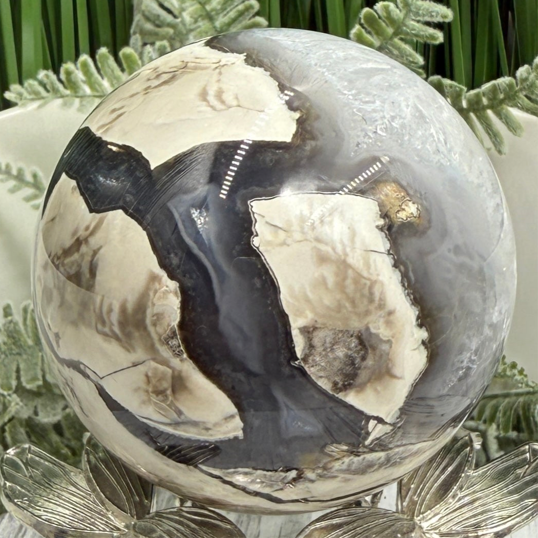 Volcanic Agate Quartz Sphere UV Reactive Crystal Ball 327g 63mm