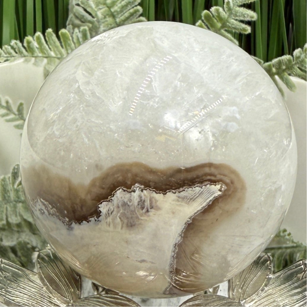 Volcanic Agate Quartz Sphere UV Reactive Crystal Ball 288g 59mm