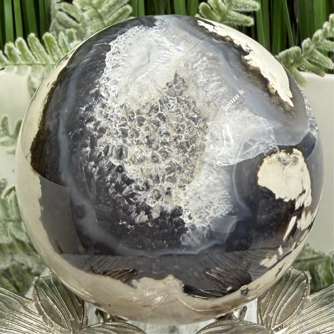 Volcanic Agate Quartz Sphere UV Reactive Crystal Ball 226g 56mm
