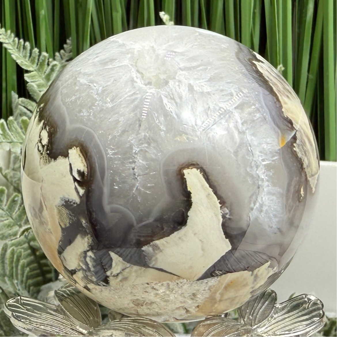 Volcanic Agate Quartz Sphere UV Reactive Crystal Ball 425g 68mm