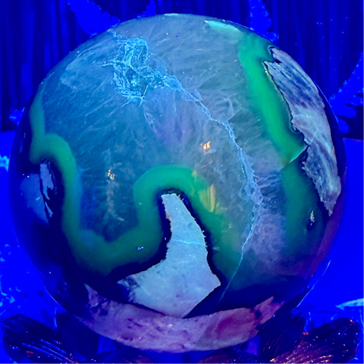 Volcanic Agate Quartz Sphere UV Reactive Crystal Ball 425g 68mm