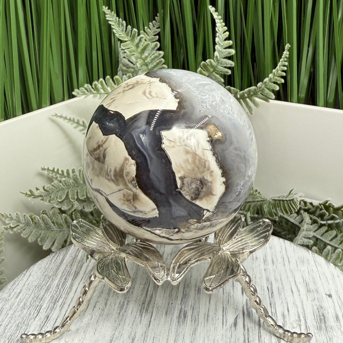 Volcanic Agate Quartz Sphere UV Reactive Crystal Ball 327g 63mm