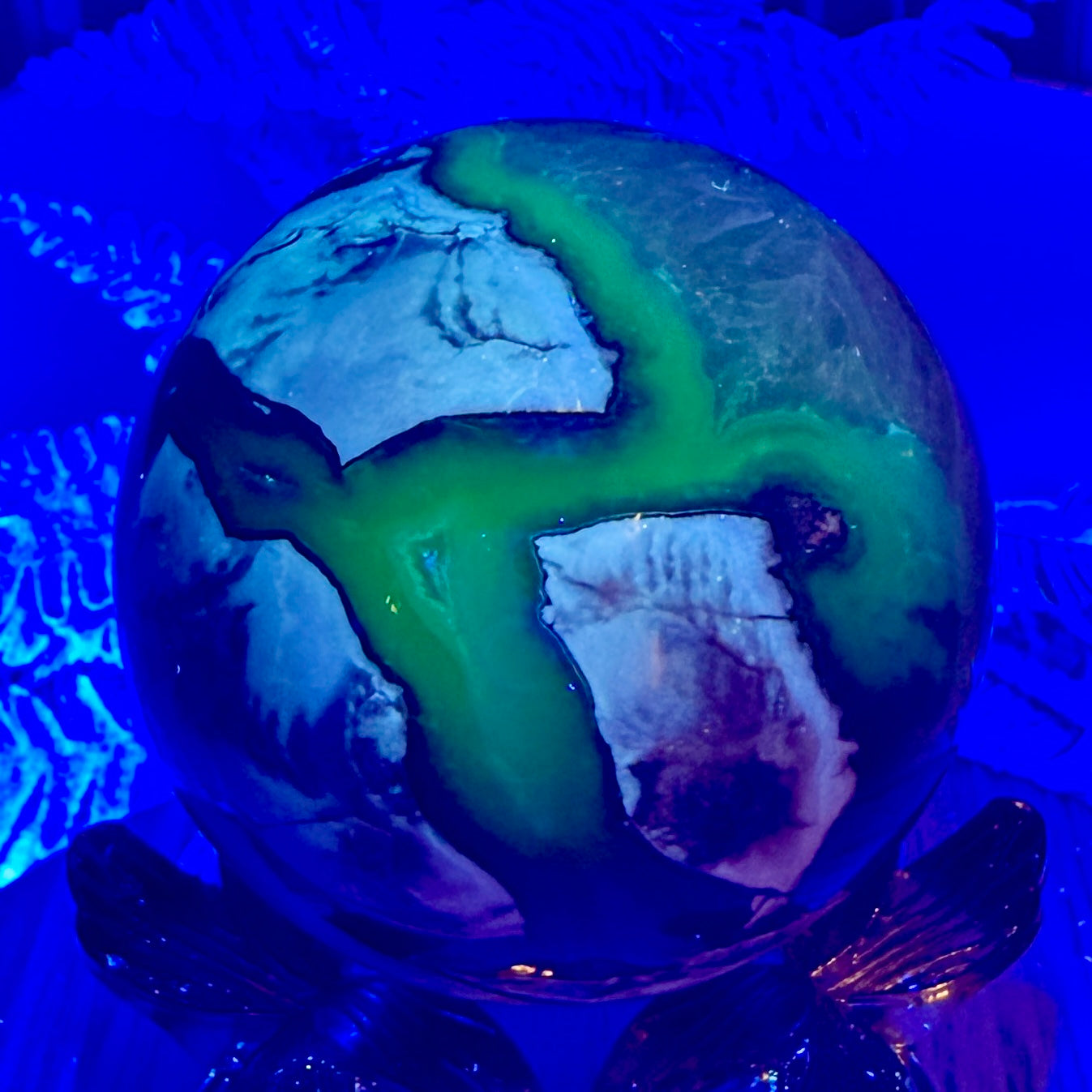 Volcanic Agate Quartz Sphere UV Reactive Crystal Ball 327g 63mm