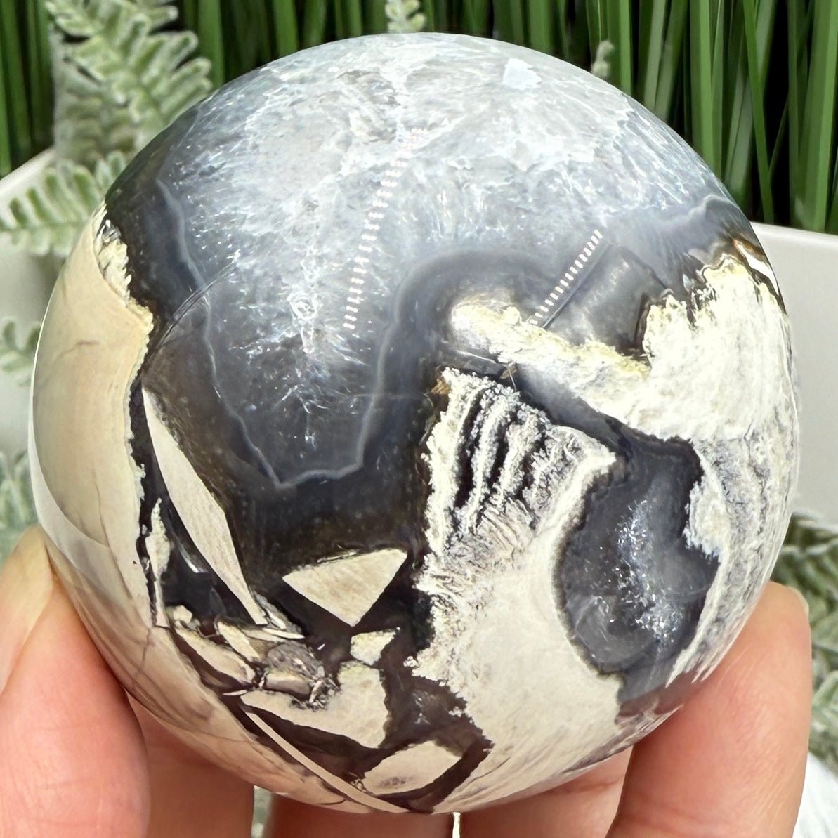 Volcanic Agate Quartz Sphere UV Reactive Crystal Ball 320g 63mm