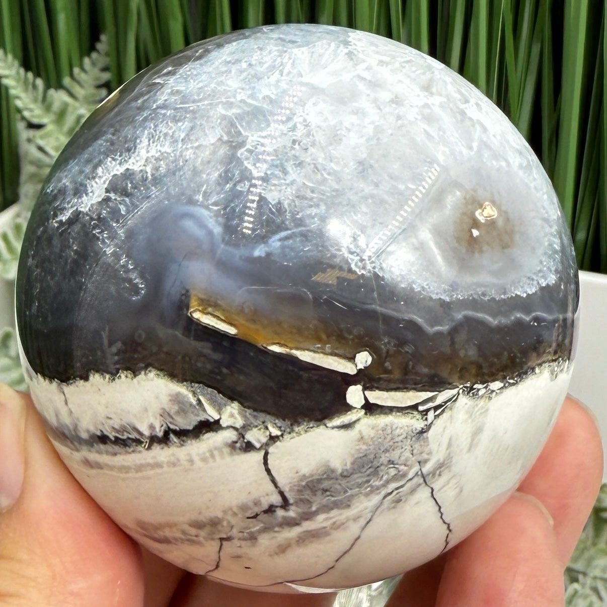 Volcanic Agate Quartz Sphere UV Reactive Crystal Ball 320g 63mm