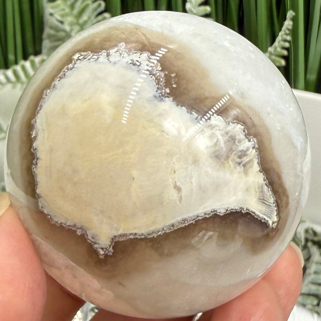 Volcanic Agate Quartz Sphere UV Reactive Crystal Ball 288g 59mm