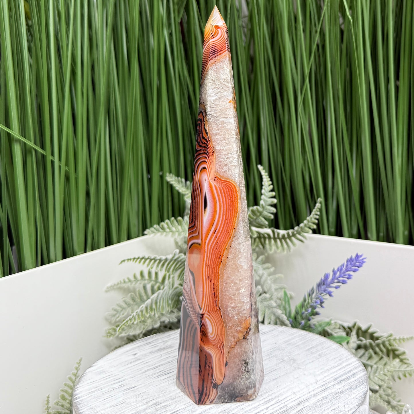 Sardonyx Red Onyx Quartz Tower Healing Crystal Generator 314g 190mm