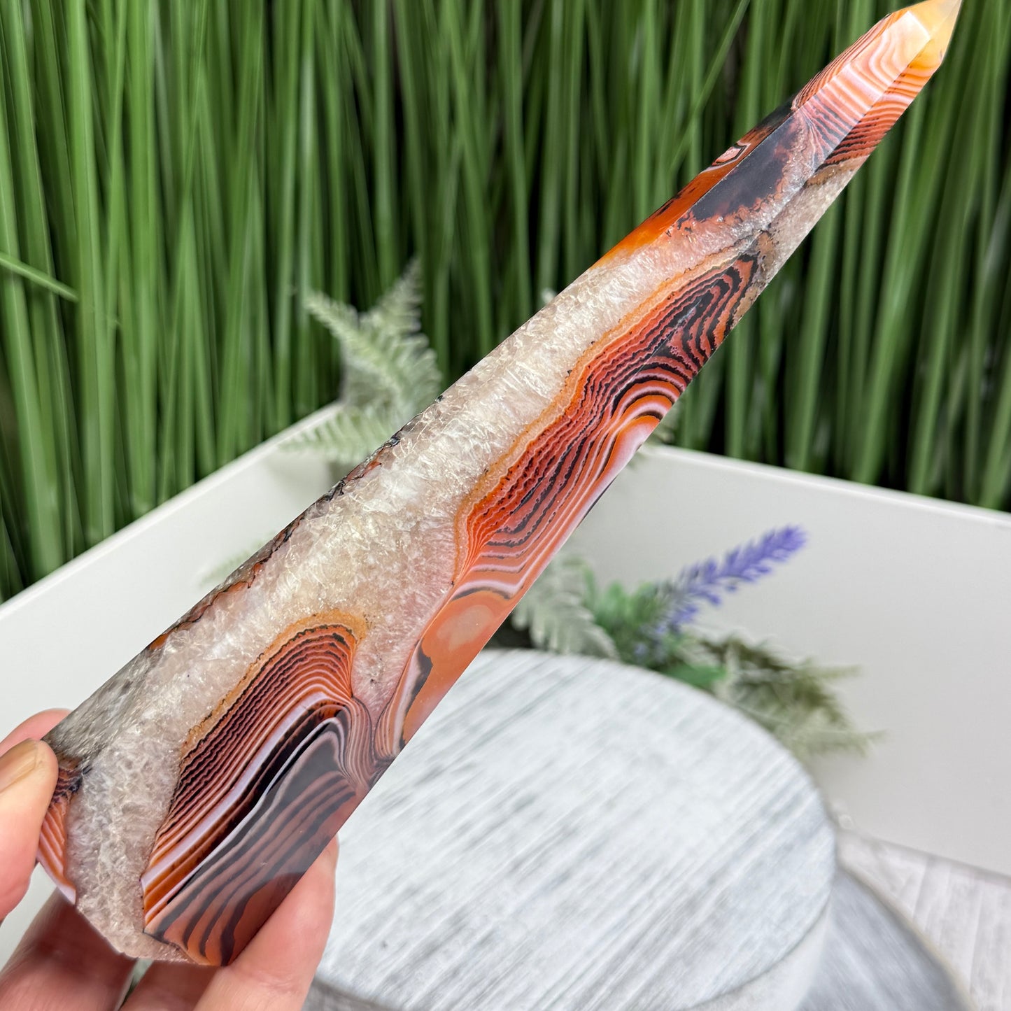 Sardonyx Red Onyx Quartz Tower Healing Crystal Generator 314g 190mm
