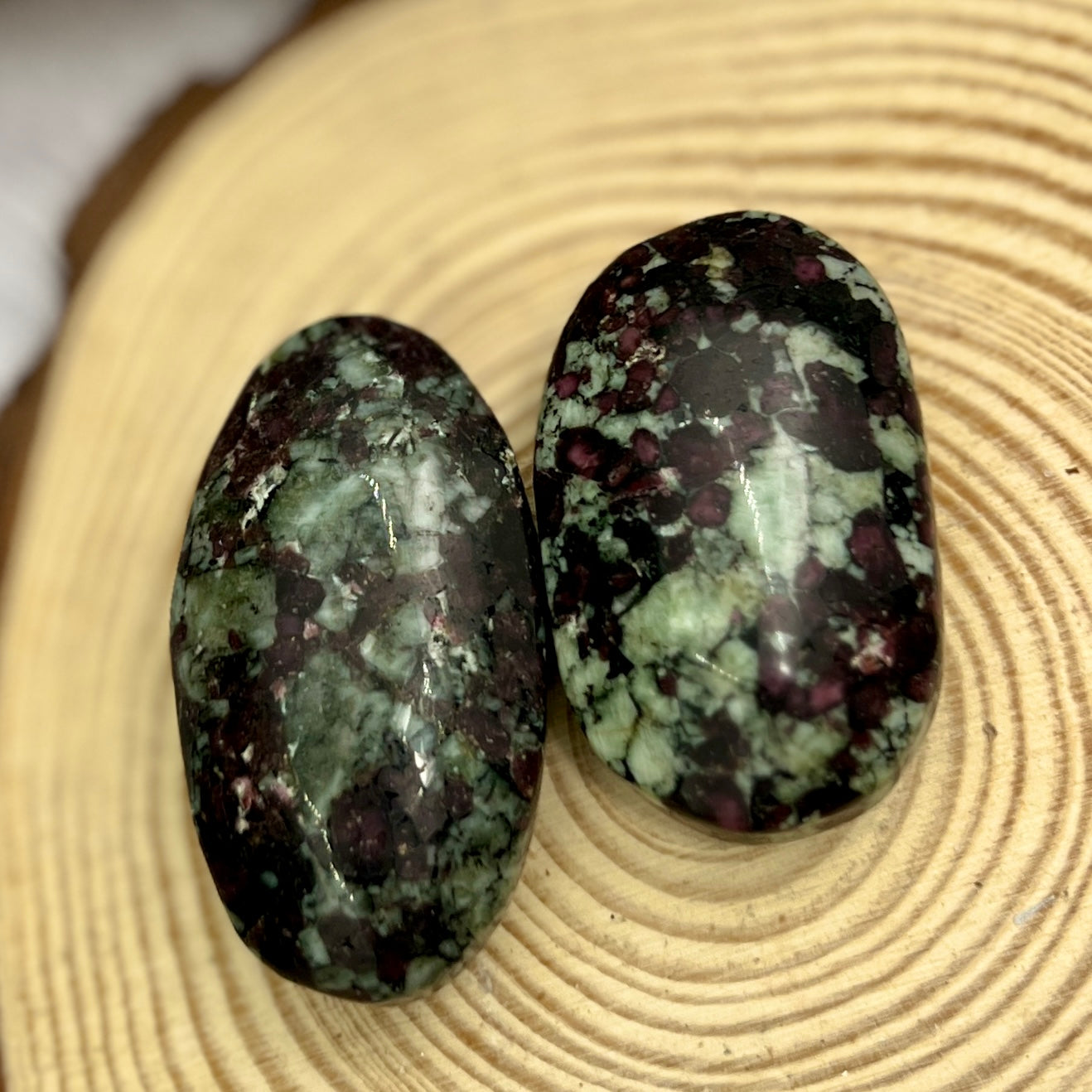 Eudialyte Garnet Feldspar Niter Rare UV Reactive Palm Stones Meditation Crystals