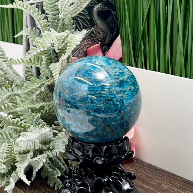 Blue Apatite Sphere Healing Crystal Ball 788g 77mm