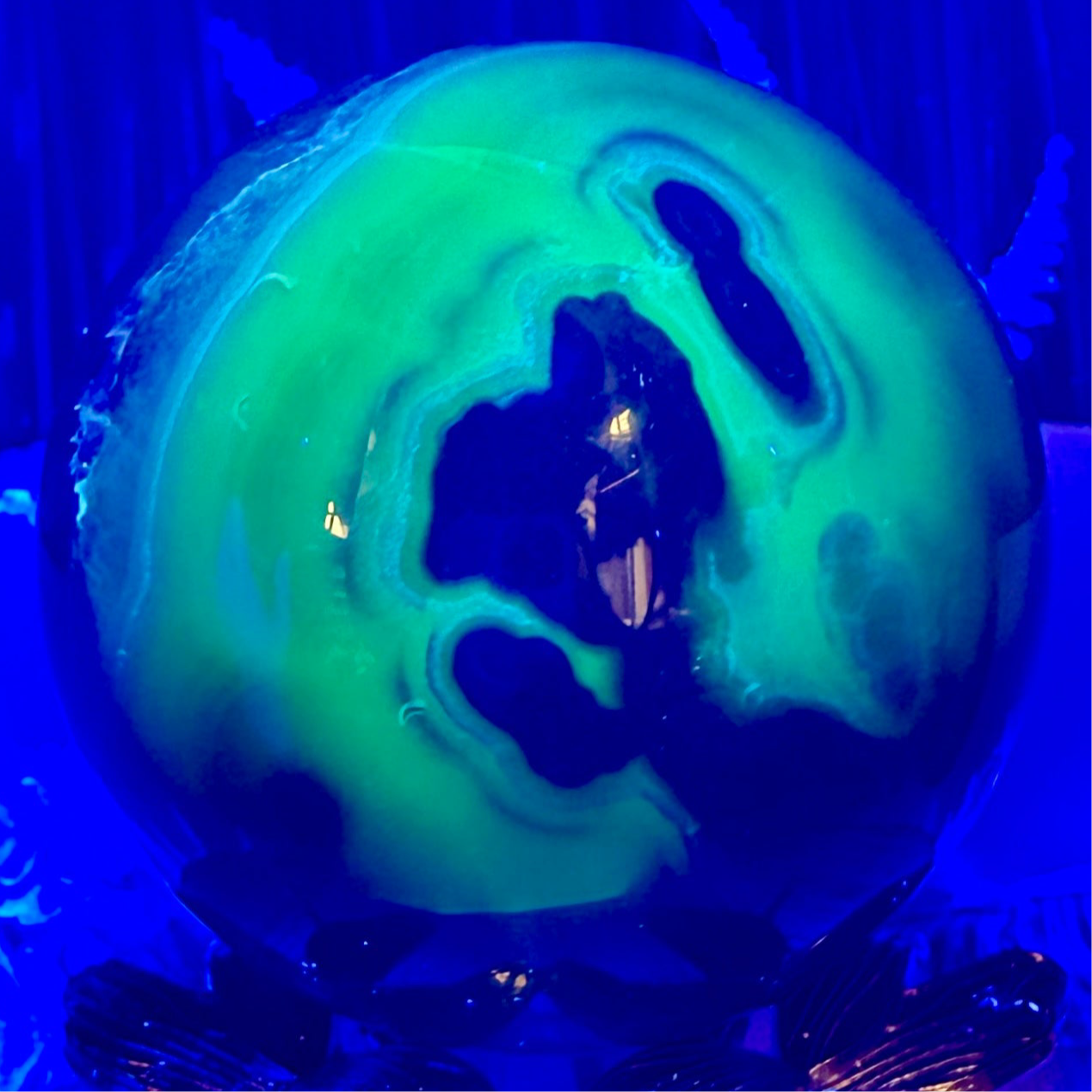 Volcanic Agate Quartz Sphere UV Reactive Crystal Ball 526g 73mm