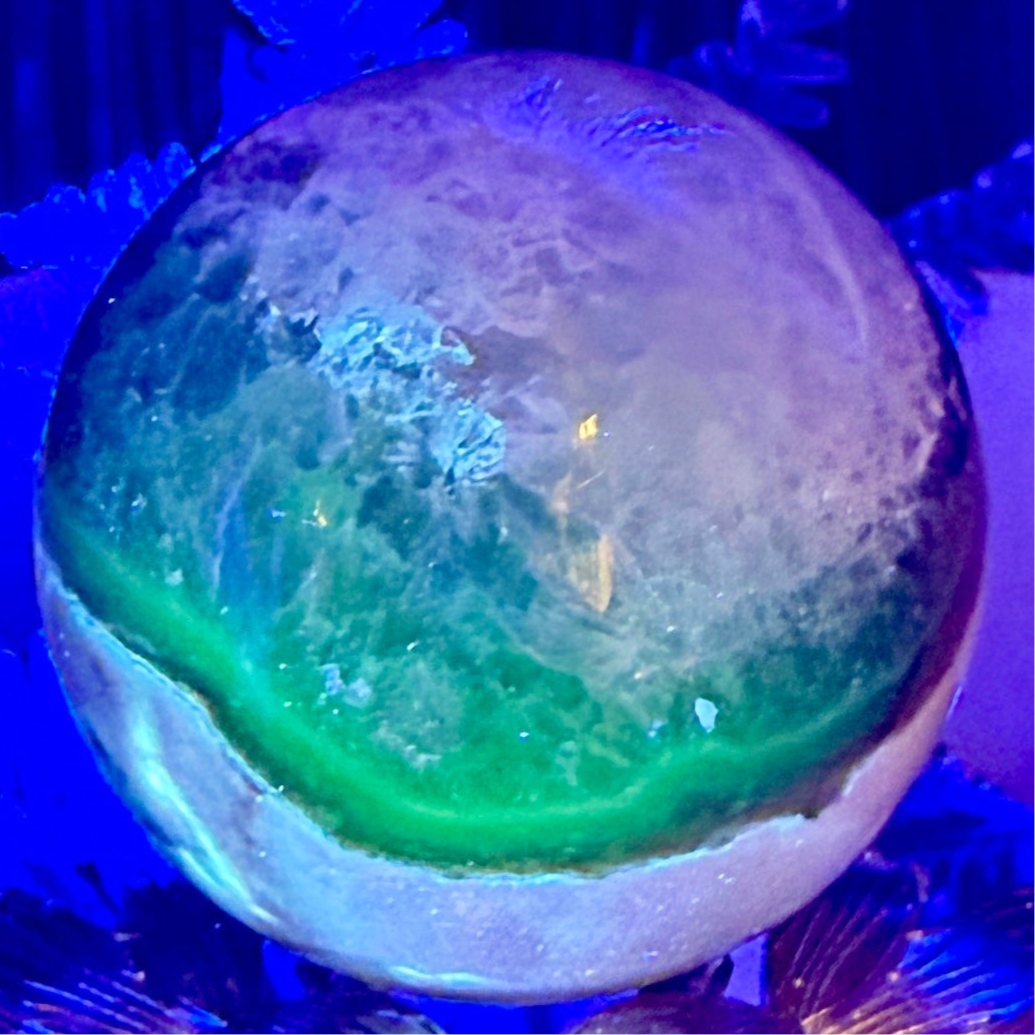 Volcanic Agate Quartz Sphere UV Reactive Crystal Ball 300g 61mm