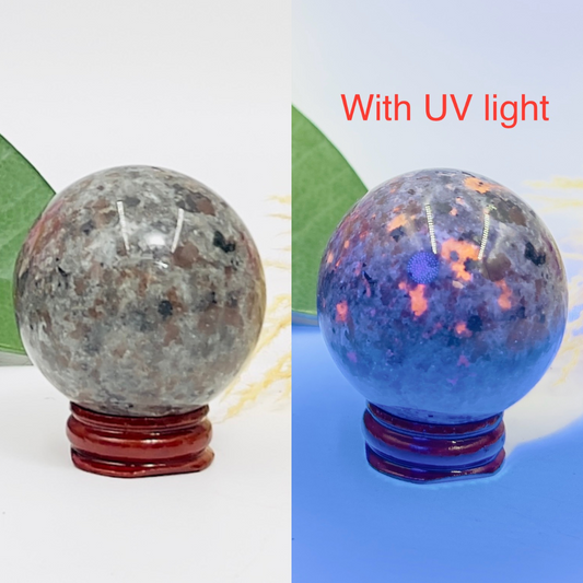 Yooperlite Sphere UV Reactive Healing Crystal Ball 169g 49mm
