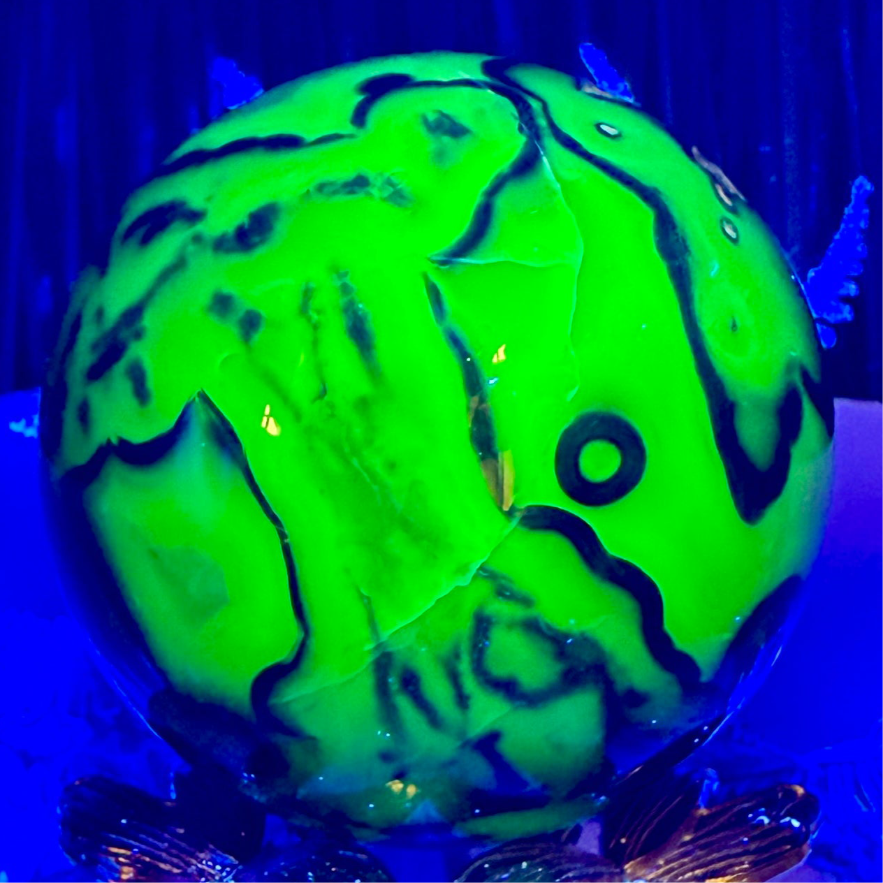 Volcanic Agate Quartz Sphere UV Reactive Crystal Ball 592g 75mm