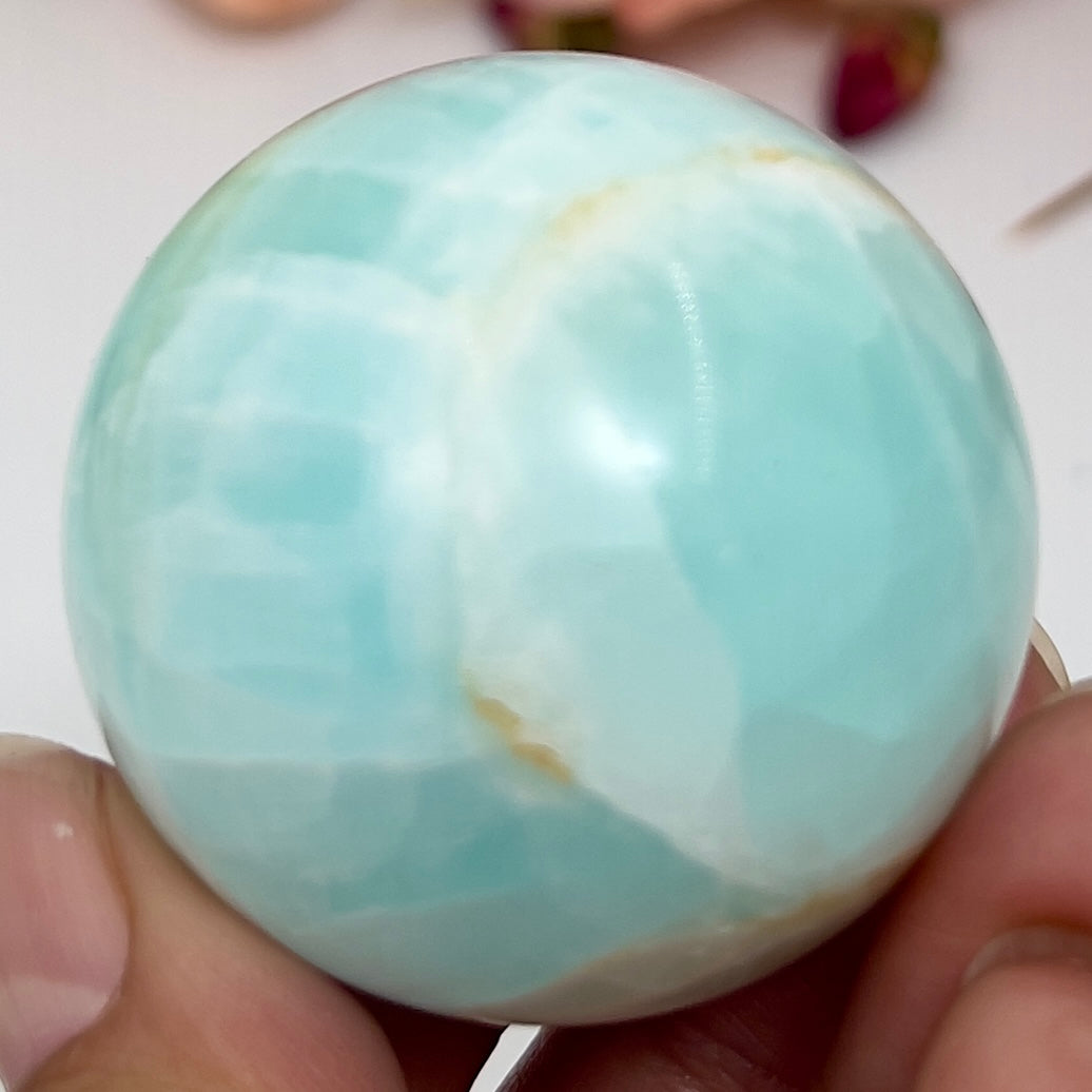 Caribbean Calcite Spheres Crystal Ball 138g 45mm