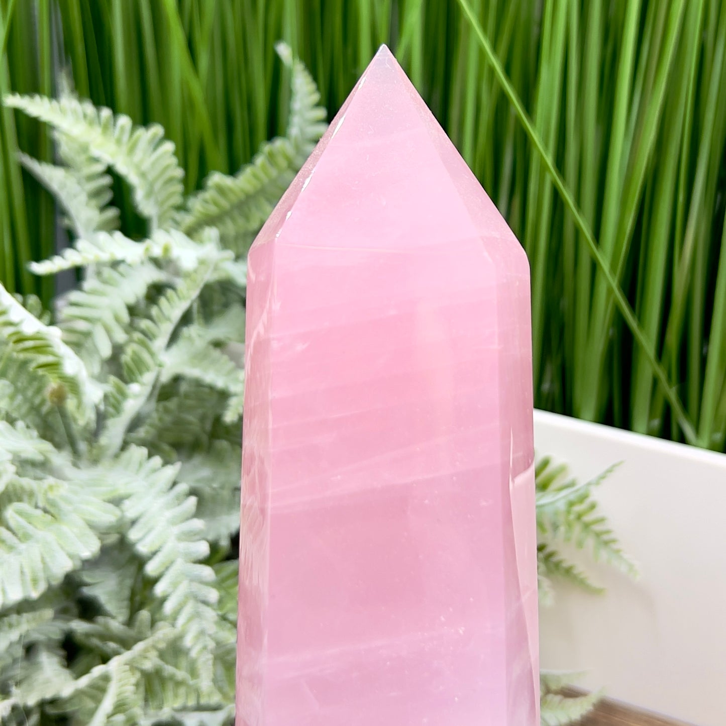 Rose Quartz Tower Translucent Healing Crystal Generator 870g