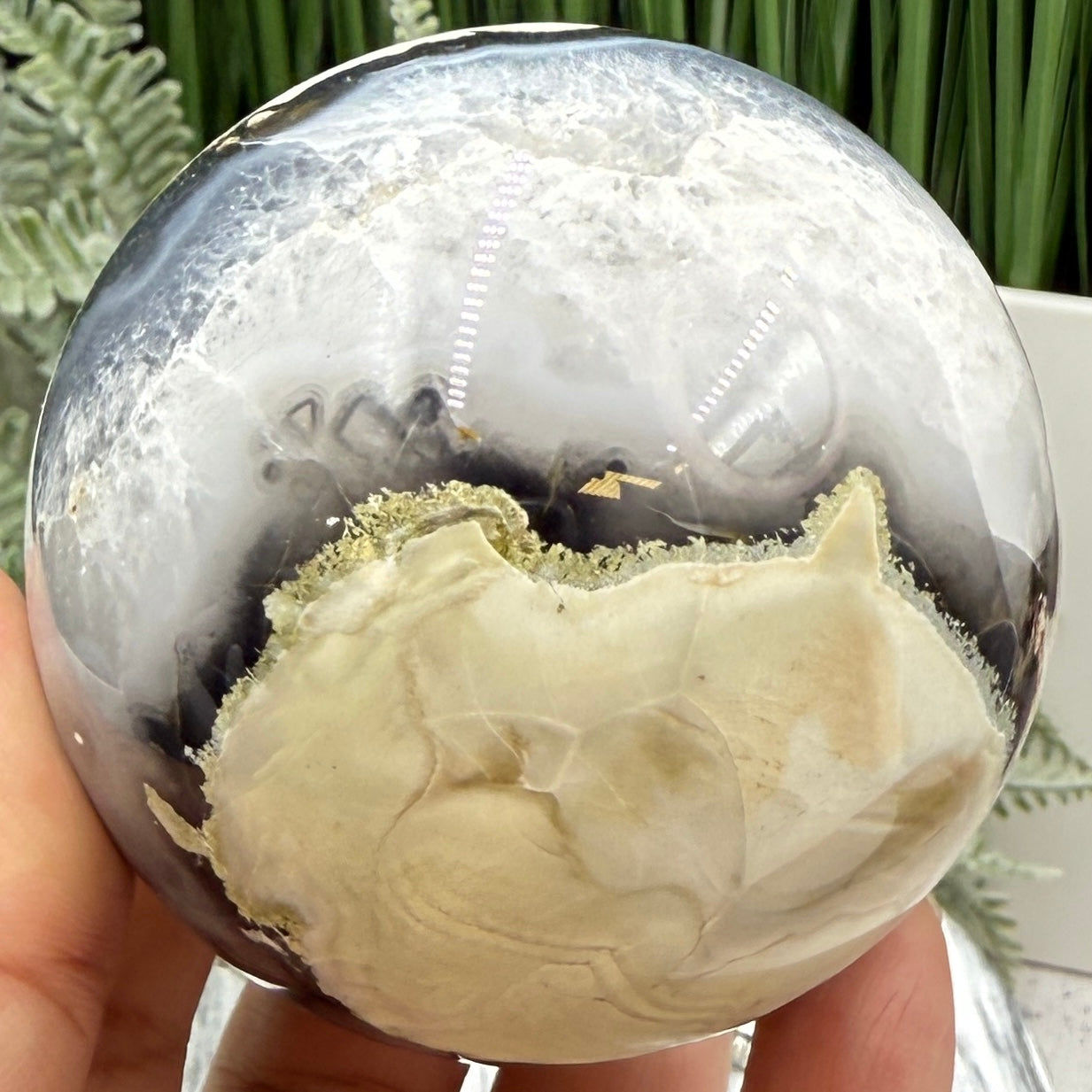 Volcanic Agate Quartz Sphere UV Reactive Crystal Ball 434g 70mm