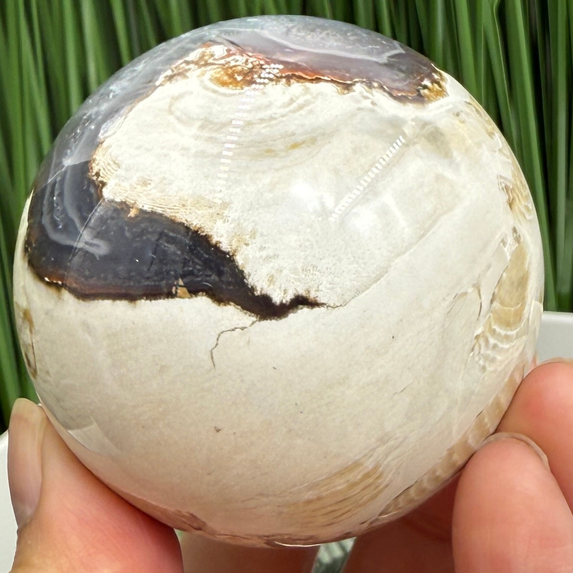 Volcanic Agate Quartz Sphere UV Reactive Crystal Ball 296g 61mm