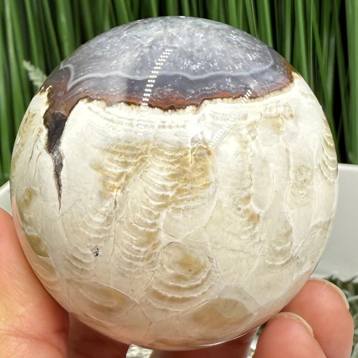 Volcanic Agate Quartz Sphere UV Reactive Crystal Ball 296g 61mm