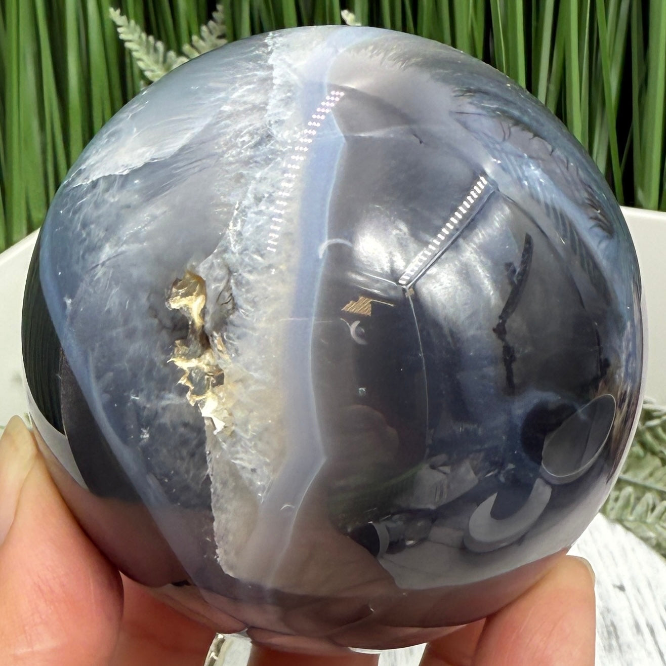Volcanic Agate Quartz Sphere UV Reactive Crystal Ball 526g 73mm