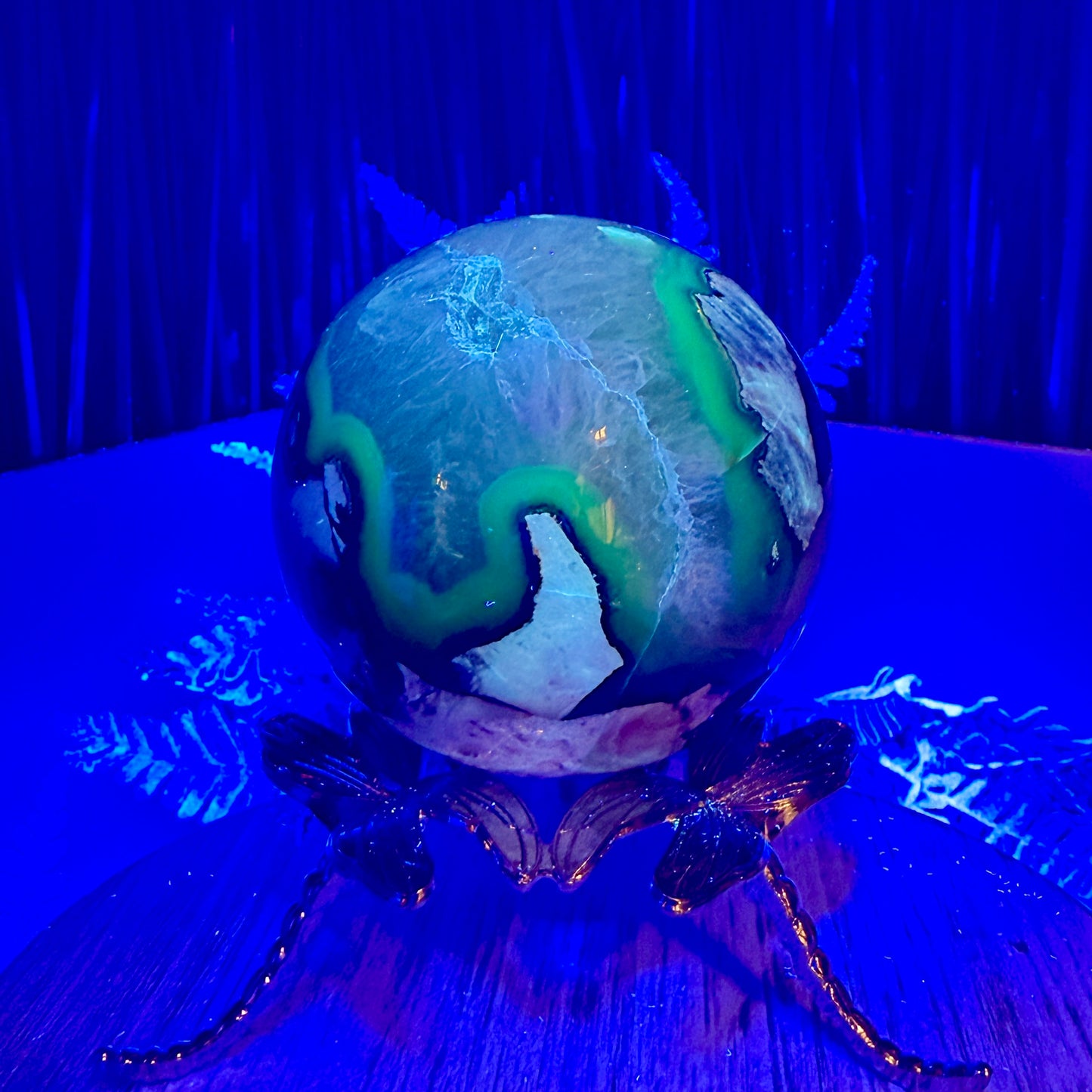 Volcanic Agate Quartz Sphere UV Reactive Crystal Ball 425g 68mm