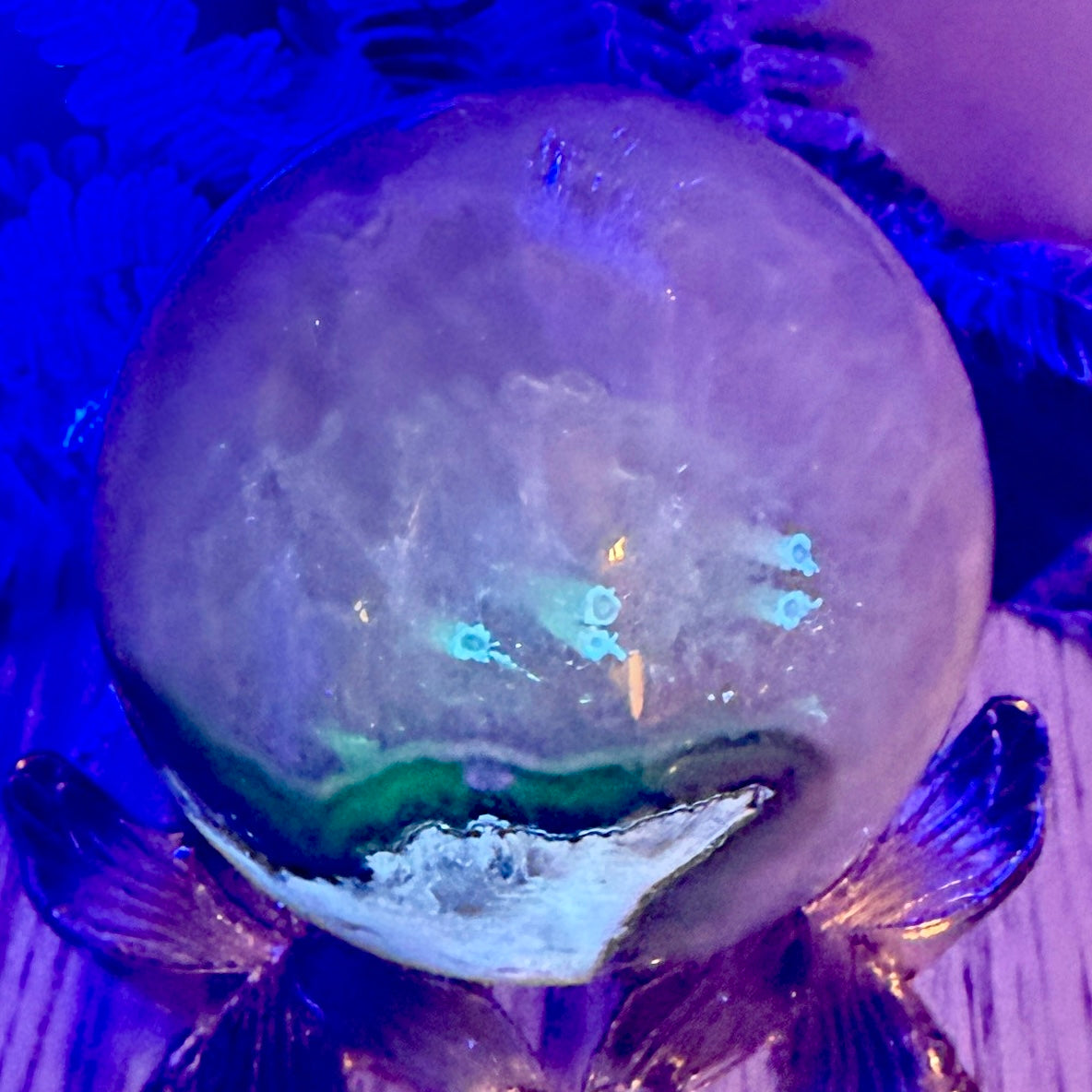 Volcanic Agate Quartz Sphere UV Reactive Crystal Ball 288g 59mm