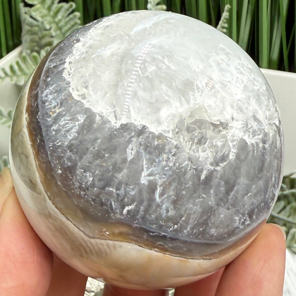Volcanic Agate Quartz Sphere UV Reactive Crystal Ball 300g 61mm