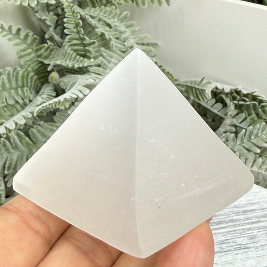 Satin Spar Gypsum Selenite Pyramid Morocco Crystal Carving 102g