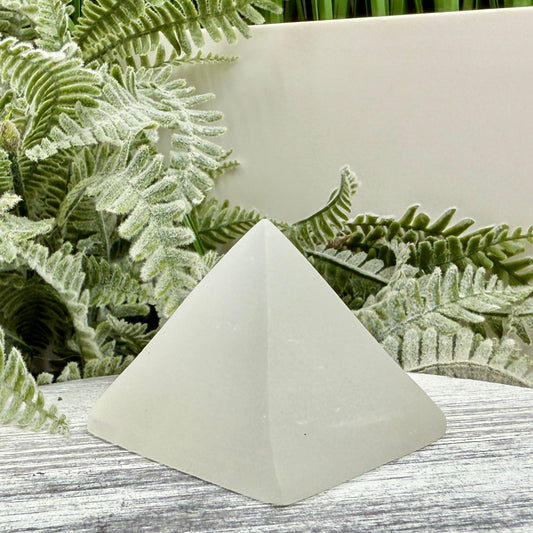 Satin Spar Gypsum Selenite Pyramid Morocco Crystal Carving 102g
