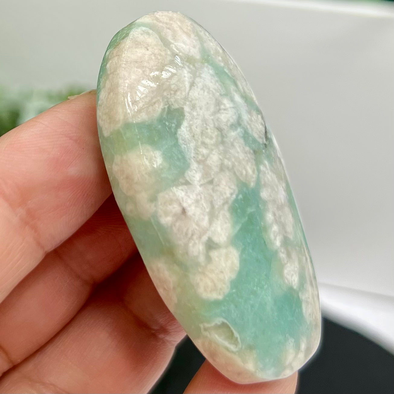 Green Flower Agate Sakura Rare Palm Stone Meditation Crystal 42g