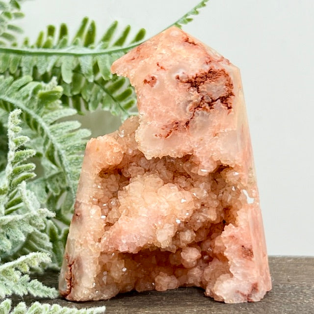 Agate Pink Tower Geode Sparkly Healing Crystal Generator 141g