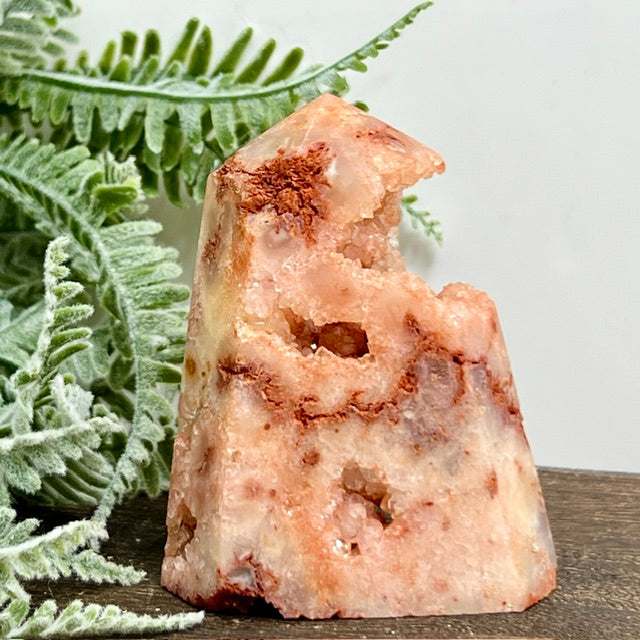 Agate Pink Tower Geode Sparkly Healing Crystal Generator 141g