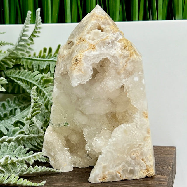 Agate Tower Geode Sparkly Healing Crystal Generator 341g