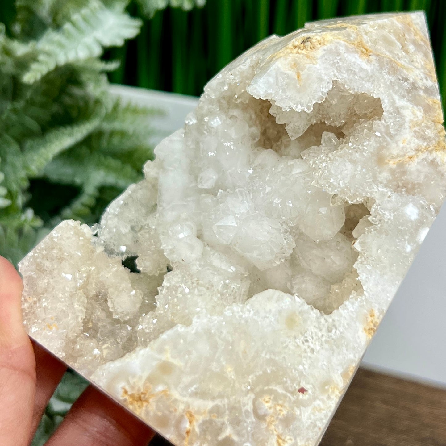 Agate Tower Geode Sparkly Healing Crystal Generator 341g
