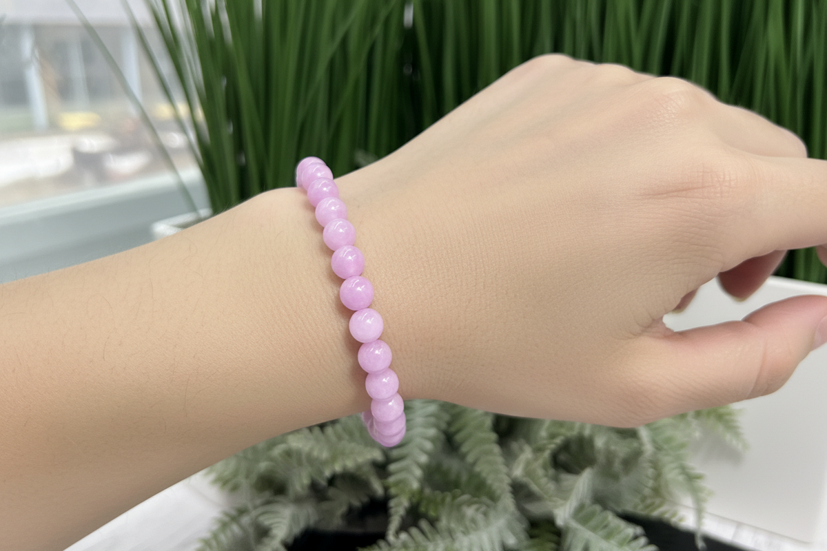 Kunzite Bracelets Elastic Wearable Crystal Gemstone 8-9mm Bead Size 16cm