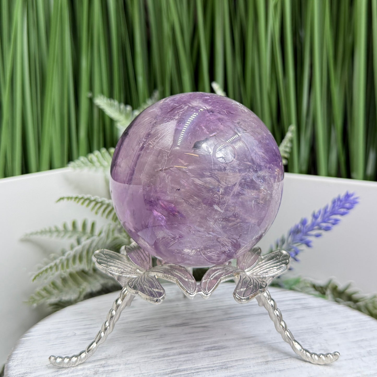Amethyst Quartz Sphere Natural Stone for Spirituality Crystal Ball 391g 65mm