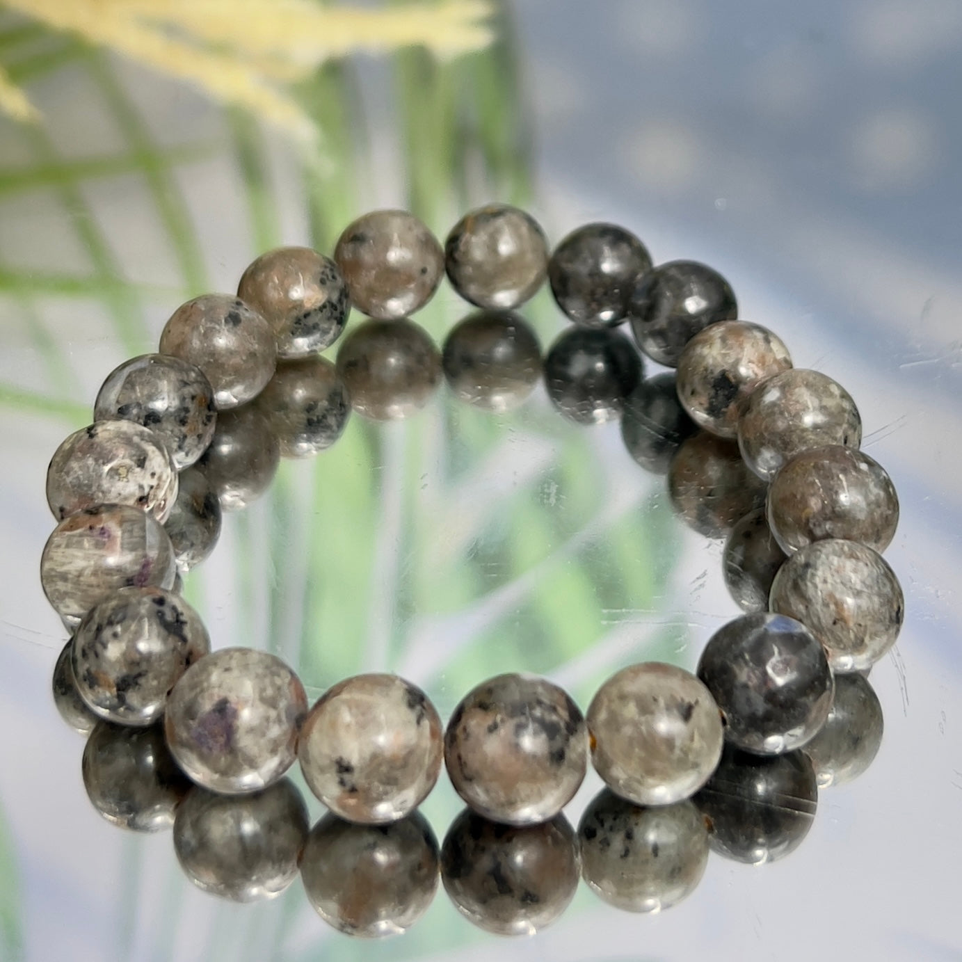 Yooperlite Bracelet Elastic Gemstone Jewellery UV Reactive Crystals 9mm Beads 16cm