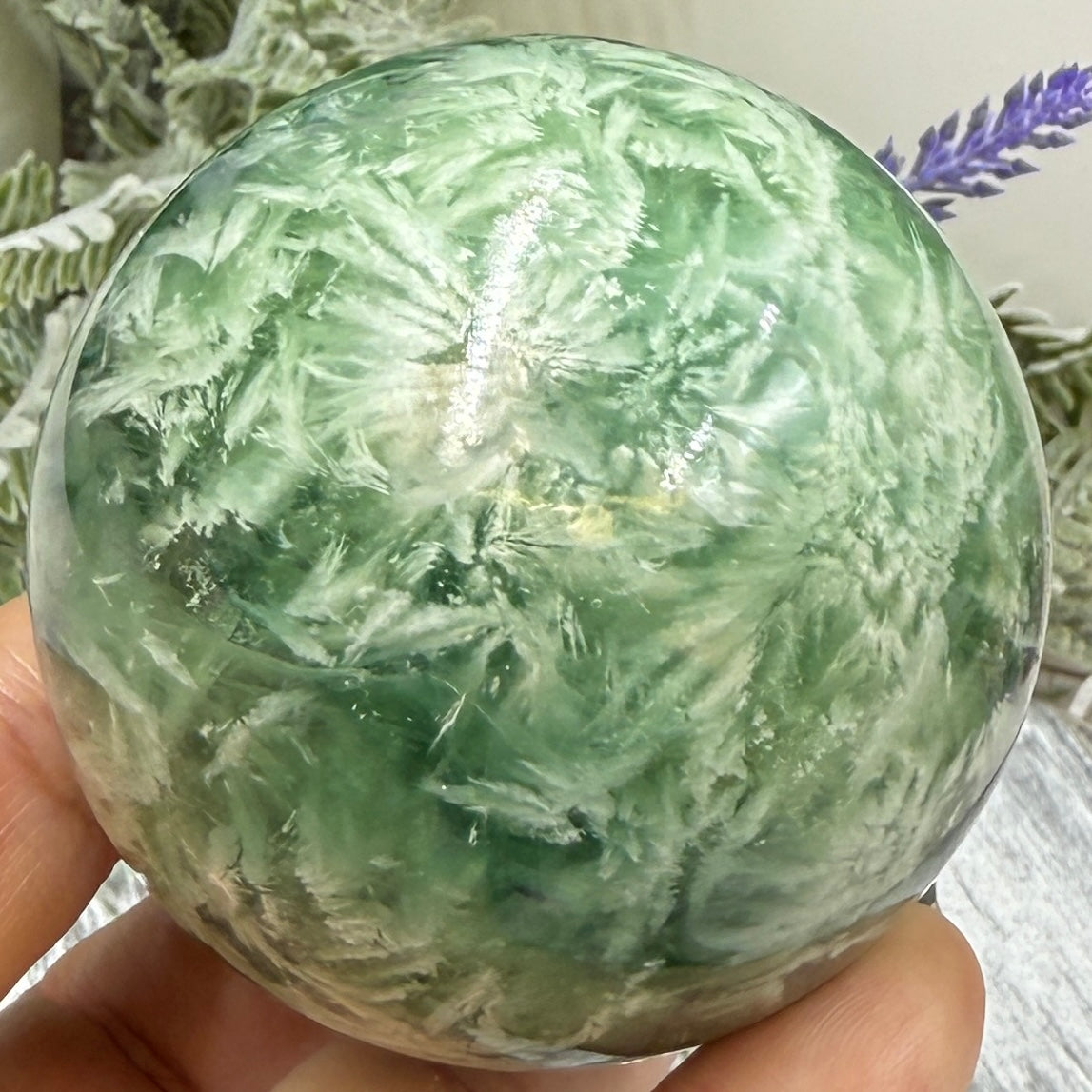 Snowflake Feather Fluorite Sphere Healing Crystal Ball 393g 62mm