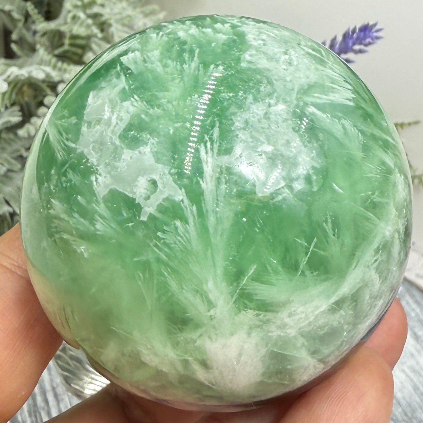 Snowflake Feather Fluorite Sphere Healing Crystal Ball 388g 62mm