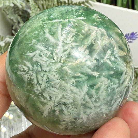 Snowflake Feather Fluorite Sphere Healing Crystal Ball 209g 50mm