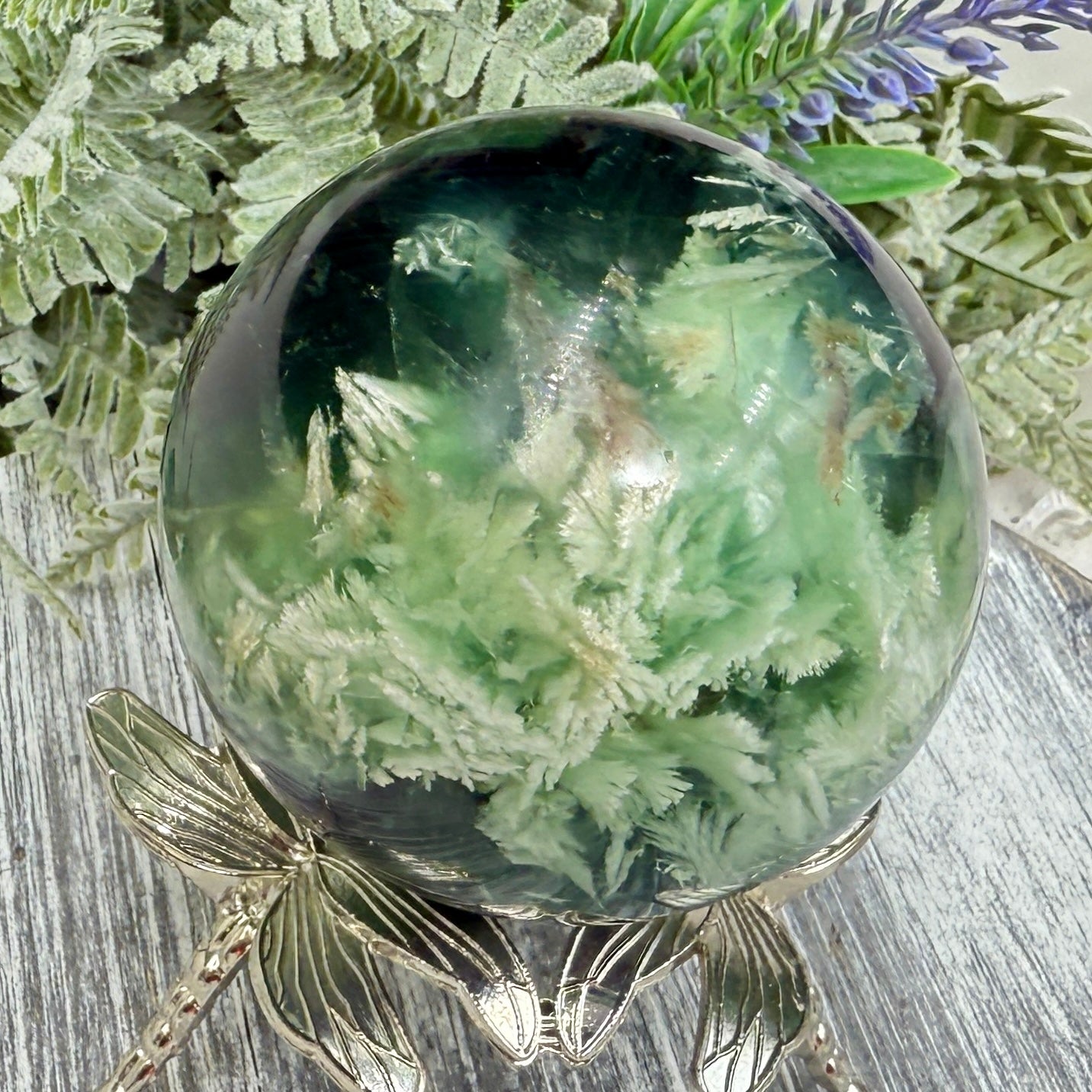 Snowflake Feather Fluorite Sphere Healing Crystal Ball 539g 69mm