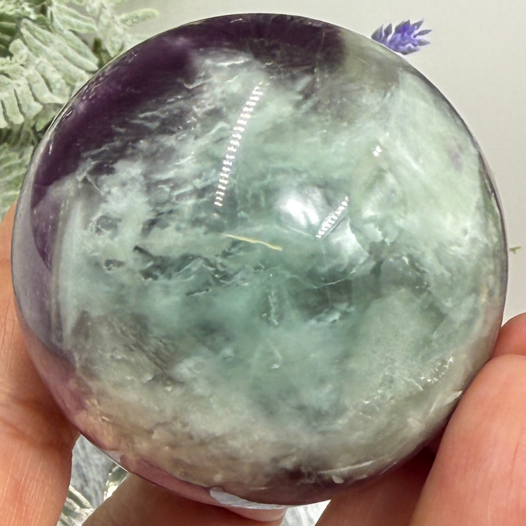 Snowflake Feather Fluorite Sphere Healing Crystal Ball 191g 49mm