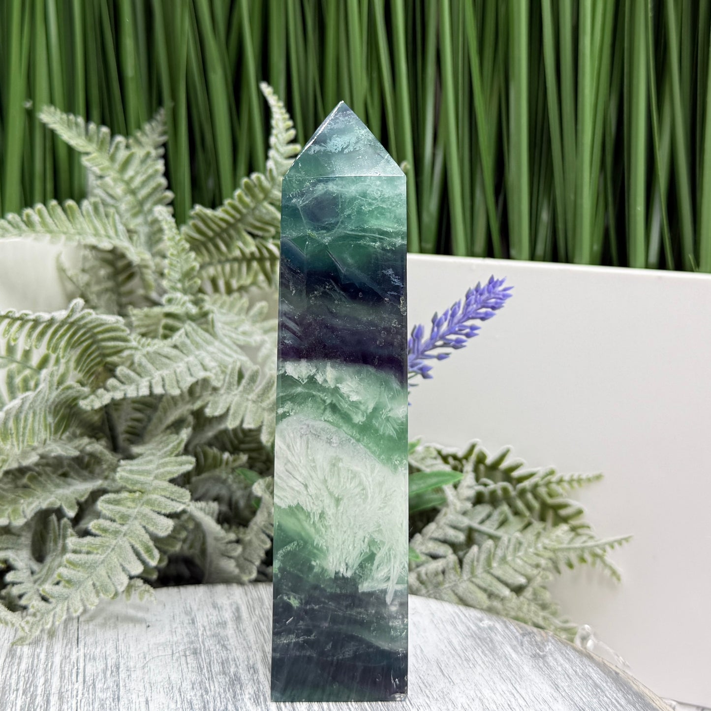 Snowflake Feather Fluorite Tower Healing Crystal Generator 312g 134mm