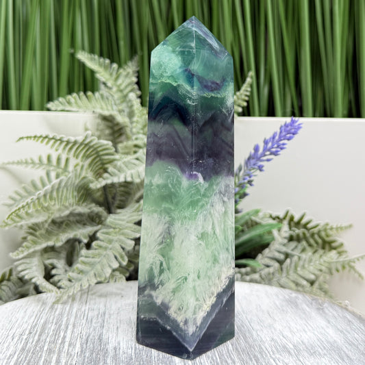 Snowflake Feather Fluorite Tower Healing Crystal Generator 312g 134mm
