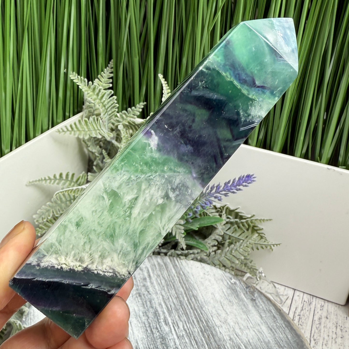 Snowflake Feather Fluorite Tower Healing Crystal Generator 312g 134mm
