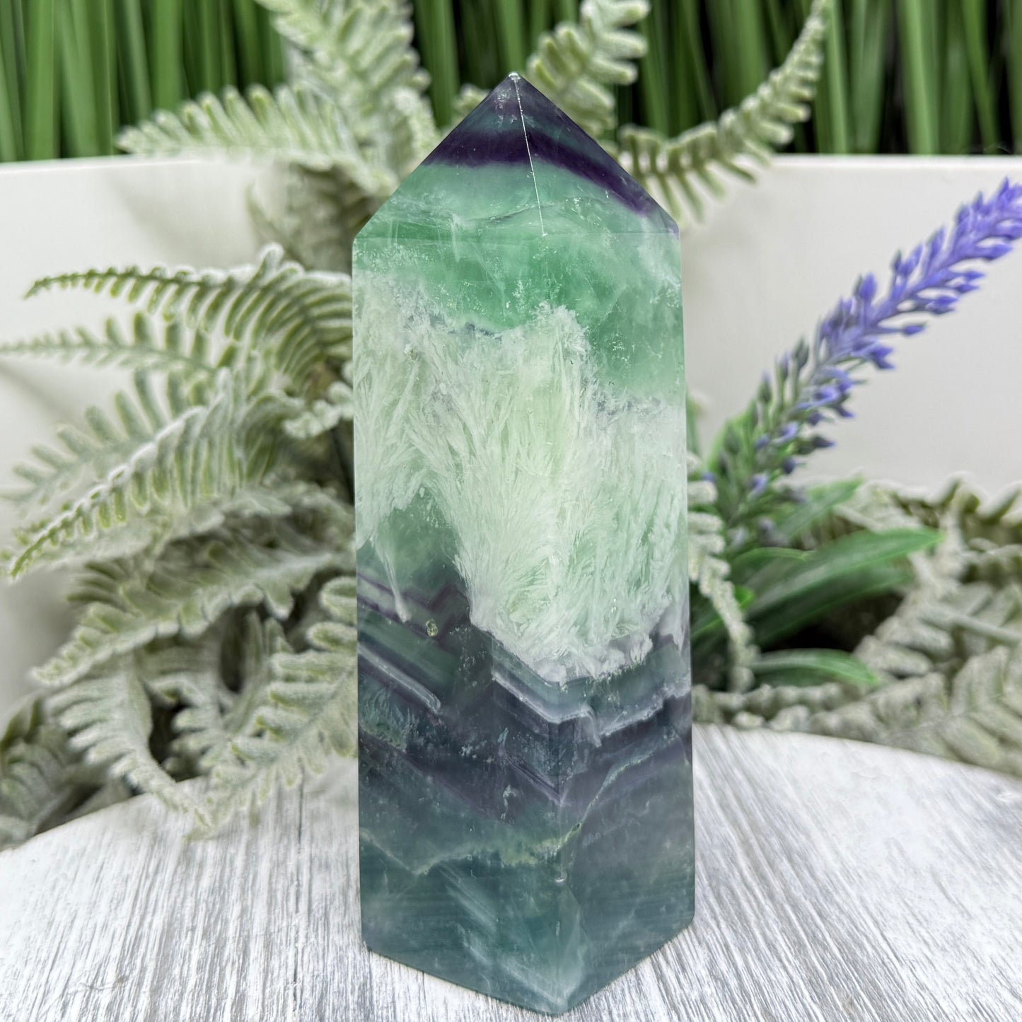 Snowflake Feather Fluorite Tower Healing Crystal Generator 268g 108mm