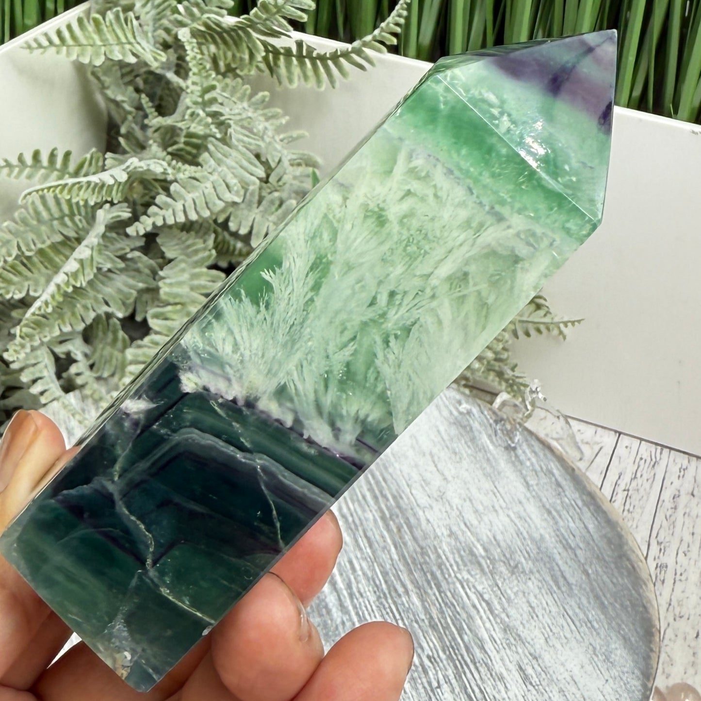 Snowflake Feather Fluorite Tower Healing Crystal Generator 268g 108mm