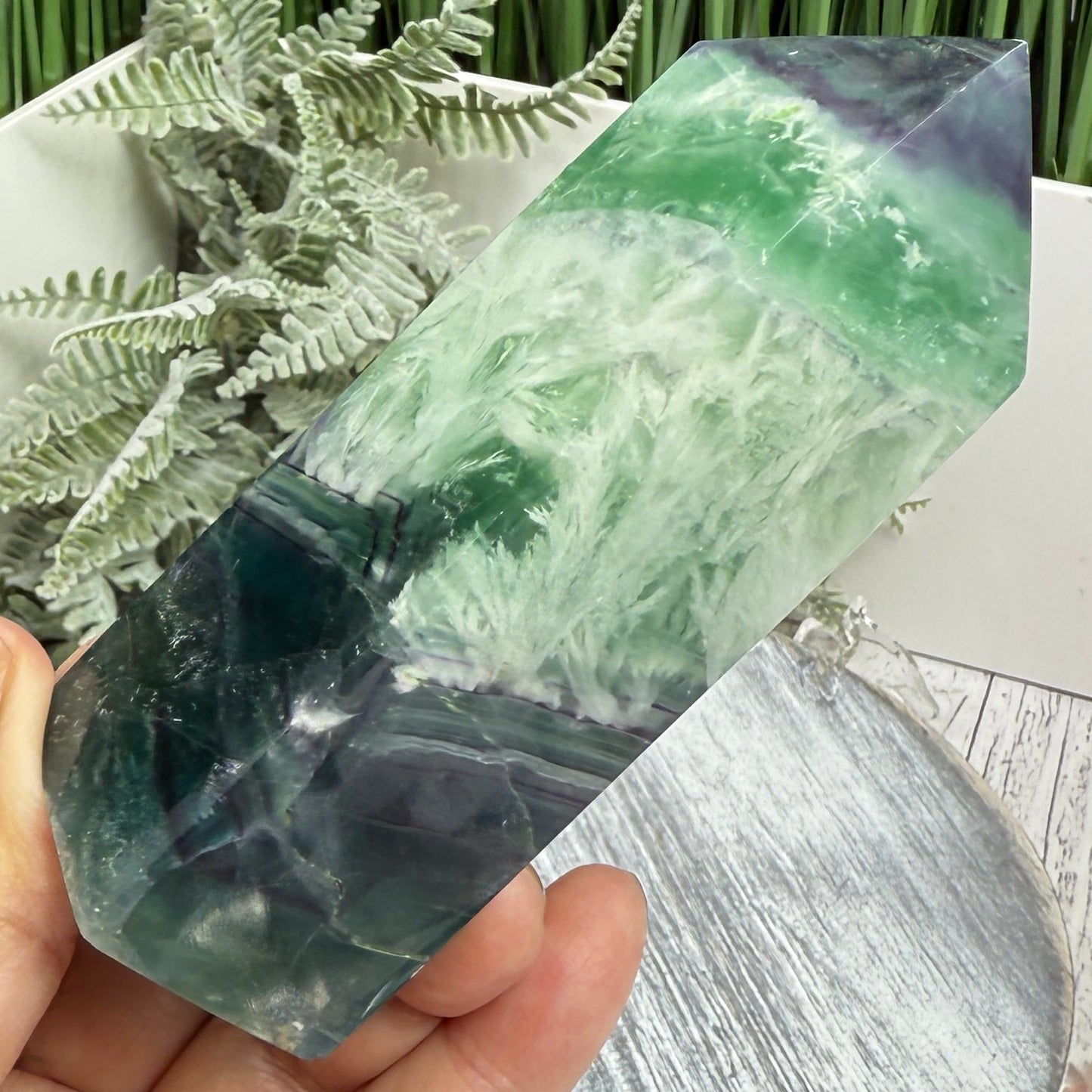 Snowflake Feather Fluorite Tower Healing Crystal Generator 268g 108mm
