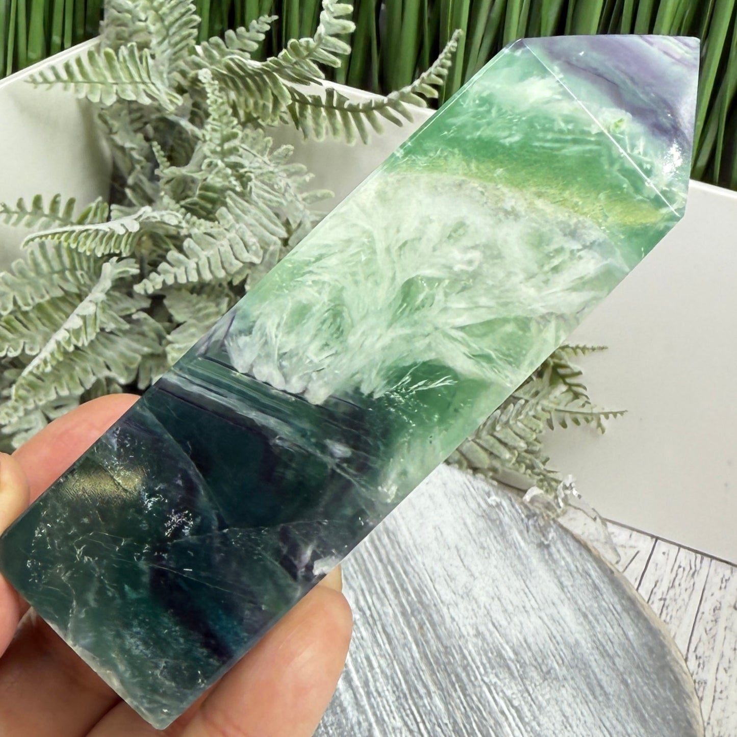 Snowflake Feather Fluorite Tower Healing Crystal Generator 268g 108mm